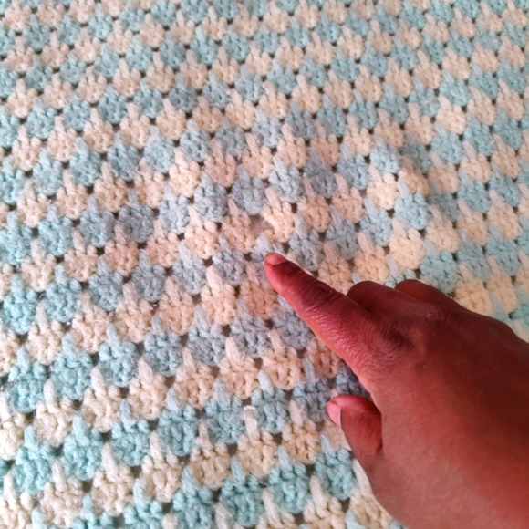 Vintage Afghan / Crochet Blanket / Butter Yellow & Mint Green - Picture 6 of 6